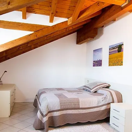 2 Bedroom Close To Stresa