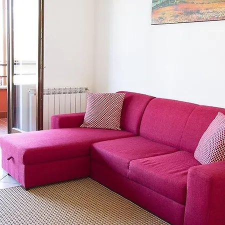 2 Bedroom Close To Stresa Apartament