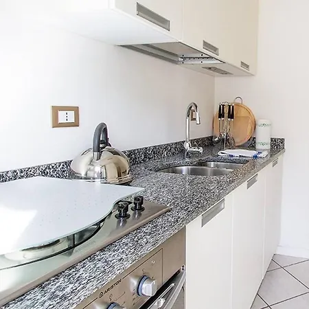 Apartament 2 Bedroom Close To Stresa *